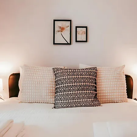 Historic & Stylish 3bed Centre By Gt House 아파트